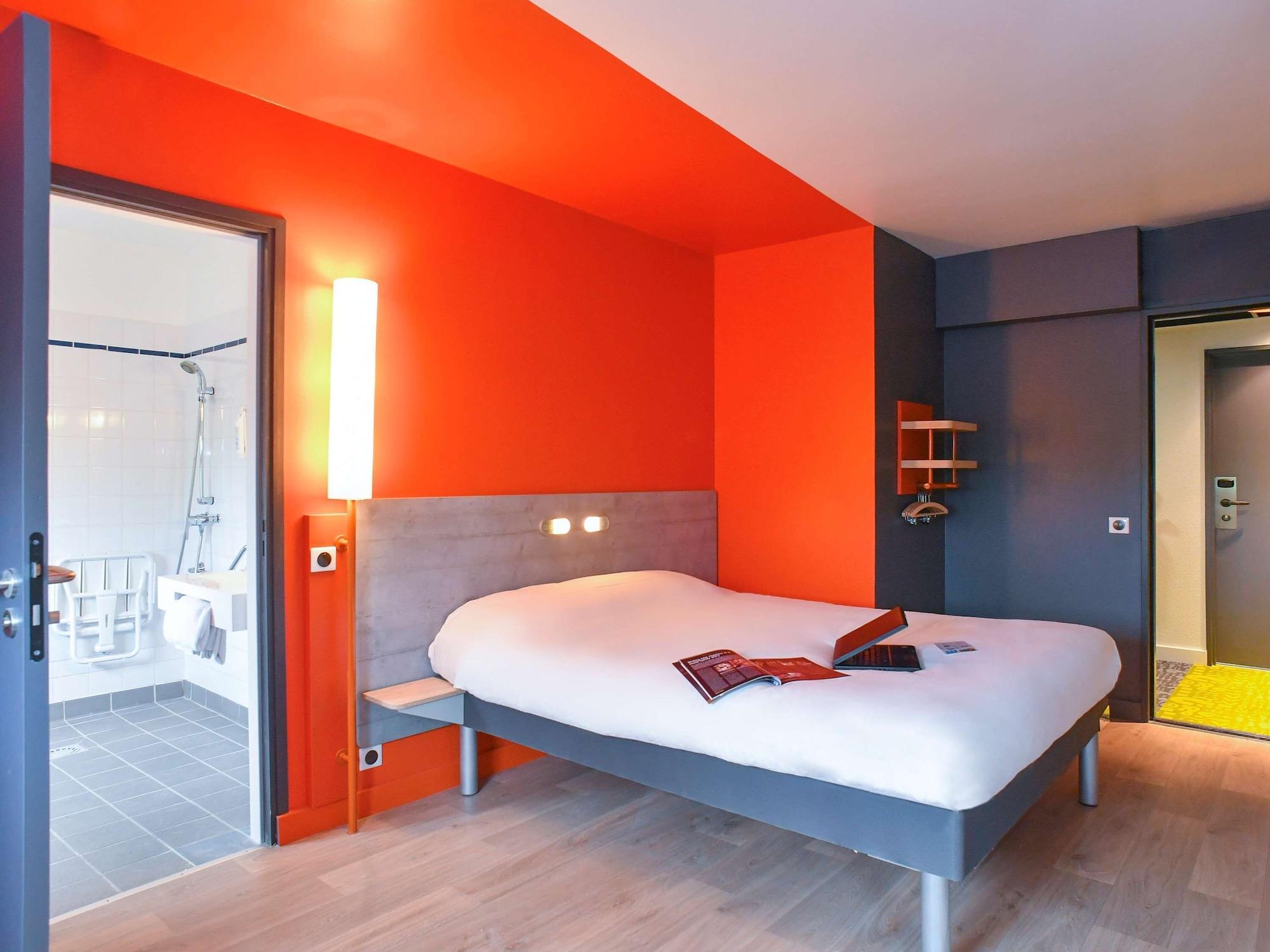 Ibis Budget Κουτάνς Εξωτερικό φωτογραφία