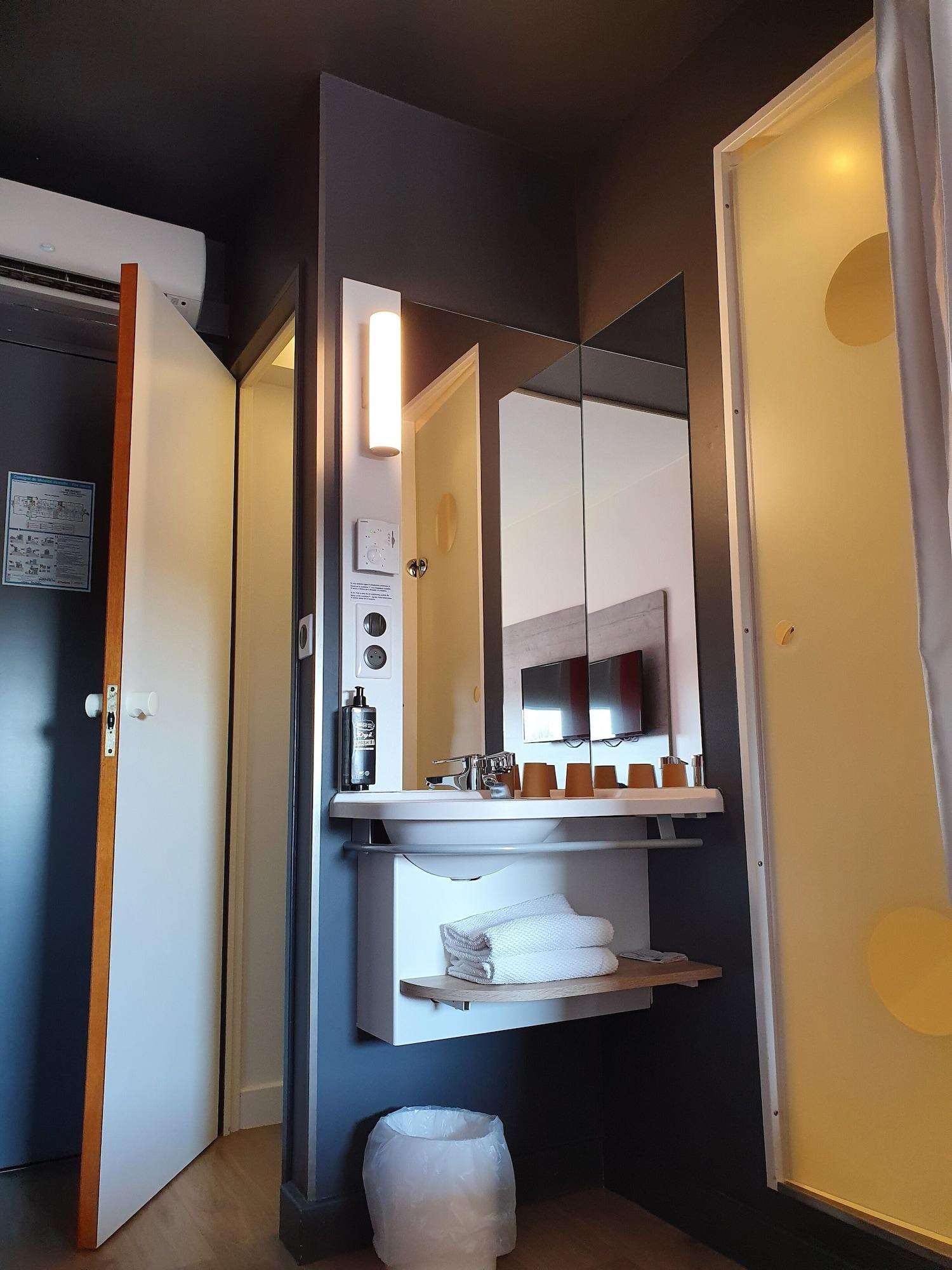 Ibis Budget Κουτάνς Εξωτερικό φωτογραφία