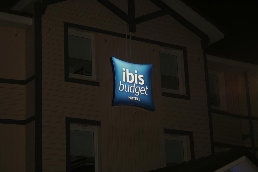 Ibis Budget Κουτάνς Εξωτερικό φωτογραφία