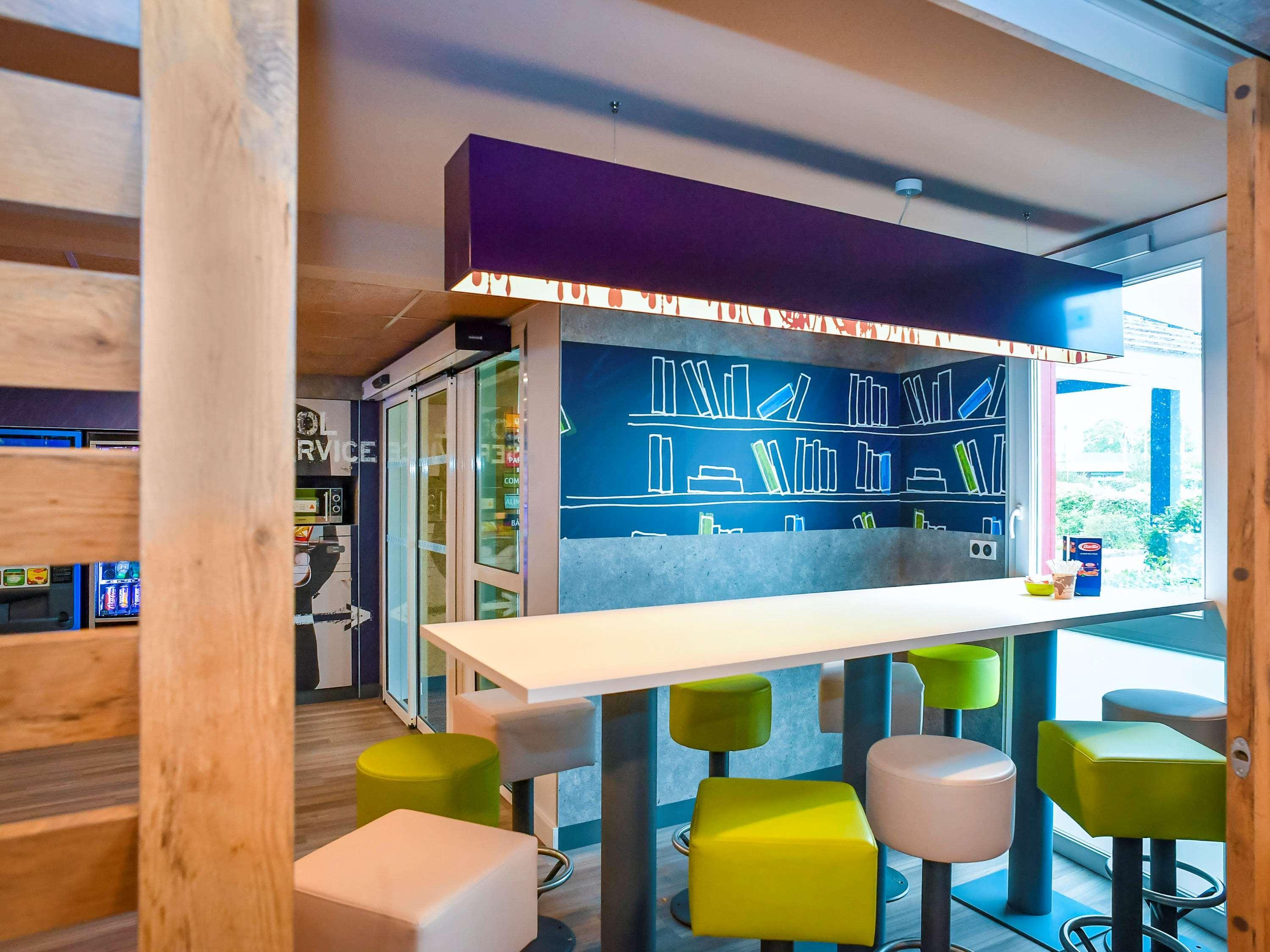 Ibis Budget Κουτάνς Εξωτερικό φωτογραφία