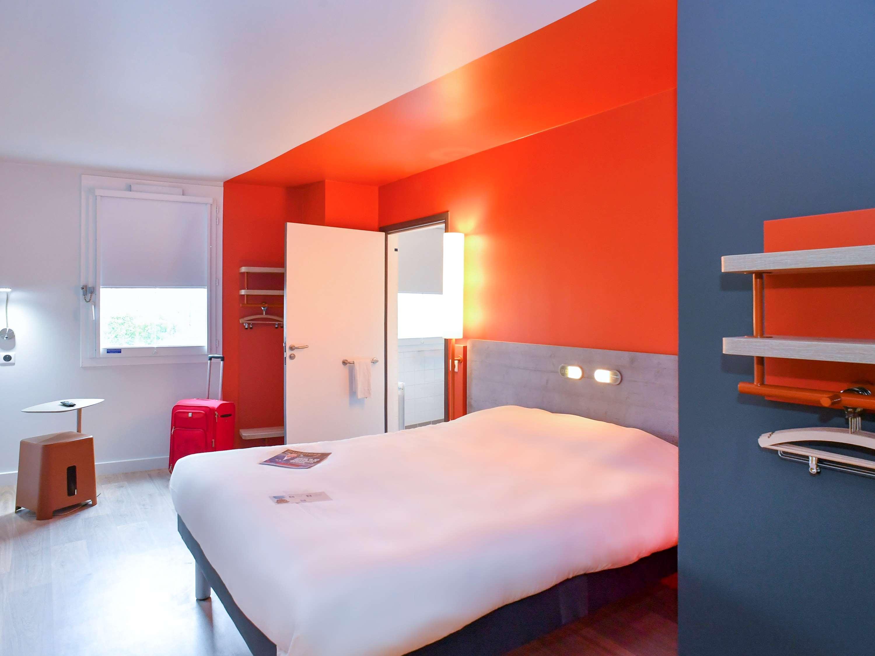 Ibis Budget Κουτάνς Εξωτερικό φωτογραφία
