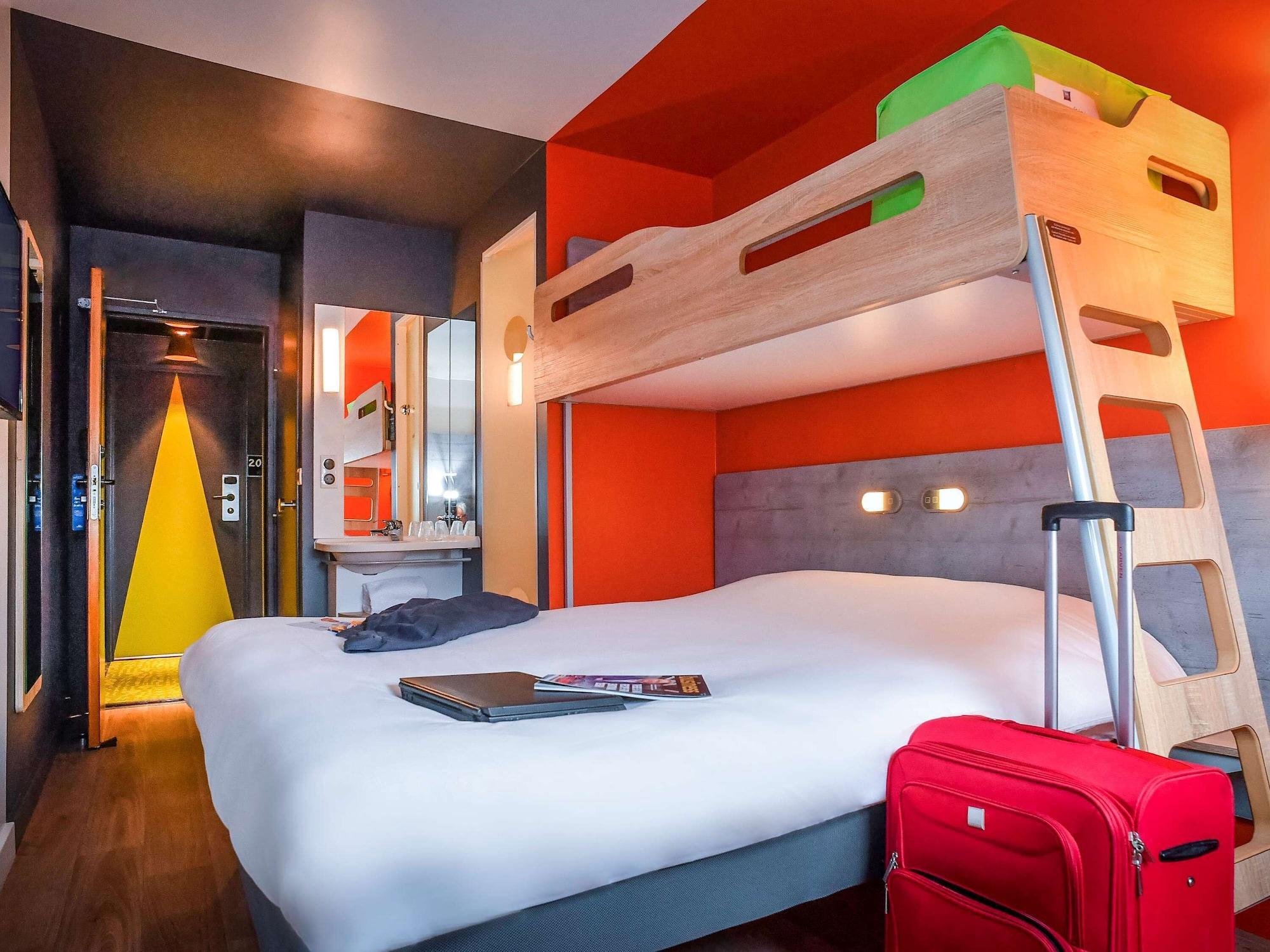 Ibis Budget Κουτάνς Εξωτερικό φωτογραφία
