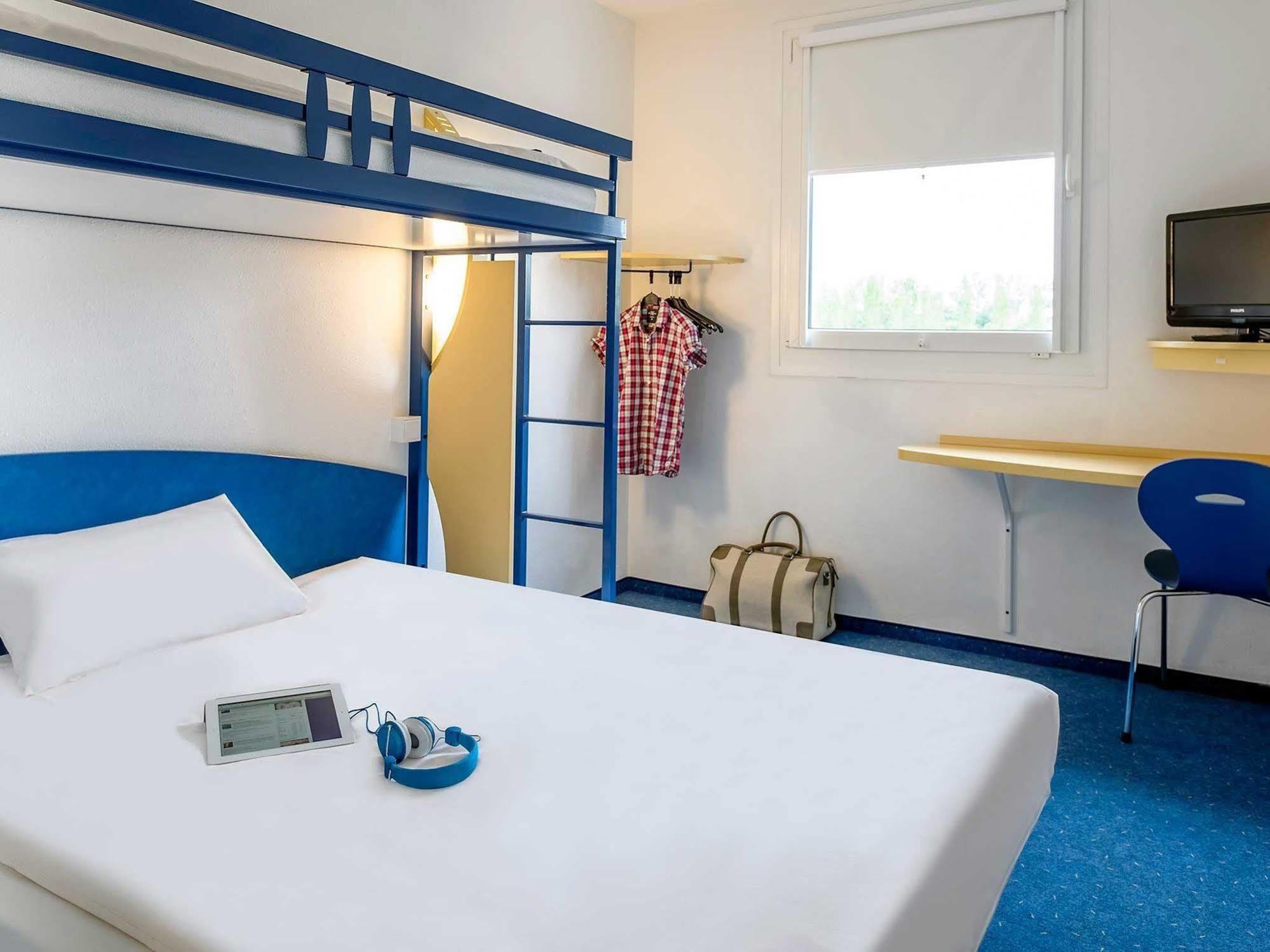 Ibis Budget Κουτάνς Εξωτερικό φωτογραφία