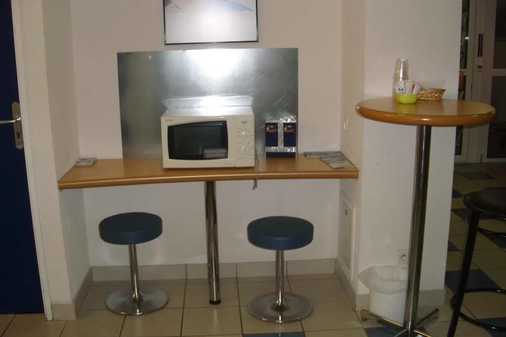 Ibis Budget Κουτάνς Εξωτερικό φωτογραφία